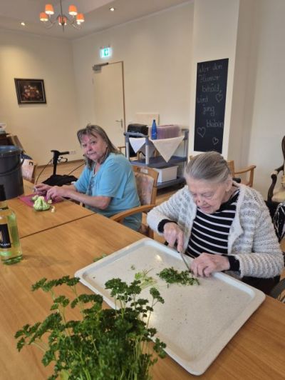 Gründonnerstag bei uns – der Name ist sogar beim Kochen Programm! – Bild 2